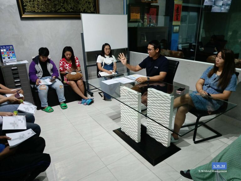 ประชุมประจำเดือน พ.ค. 68 + มอบทุนการศึกษาให้บุตรพนักงาน