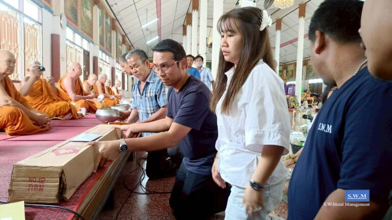 ถวายเทียนพรรษา วันเข้าพรรษา